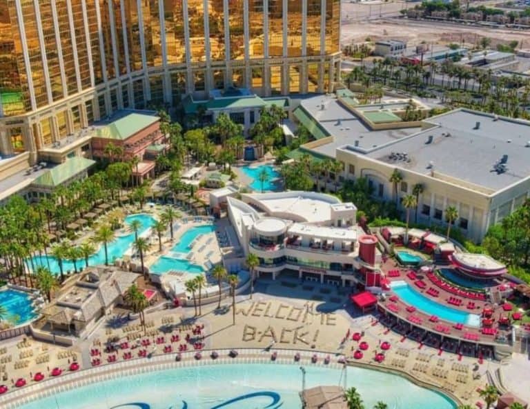 Will Hotels Let You Pay to Use Their Pool  